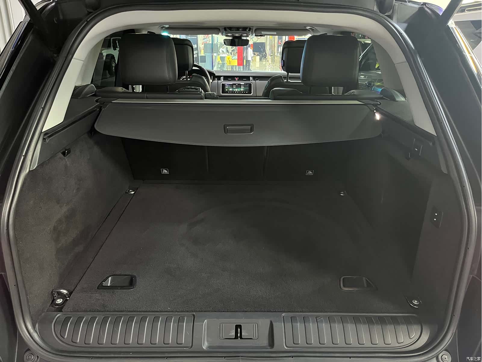 Land Rover Range Rover, 2019 19