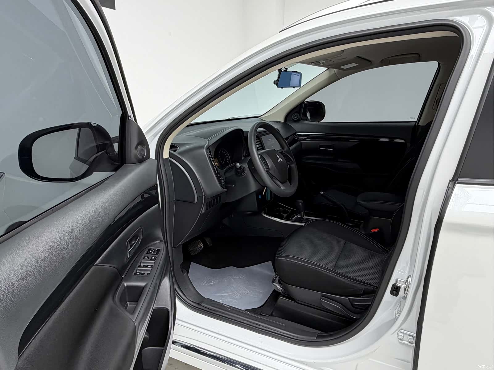 Mitsubishi Outlander, 2021 14