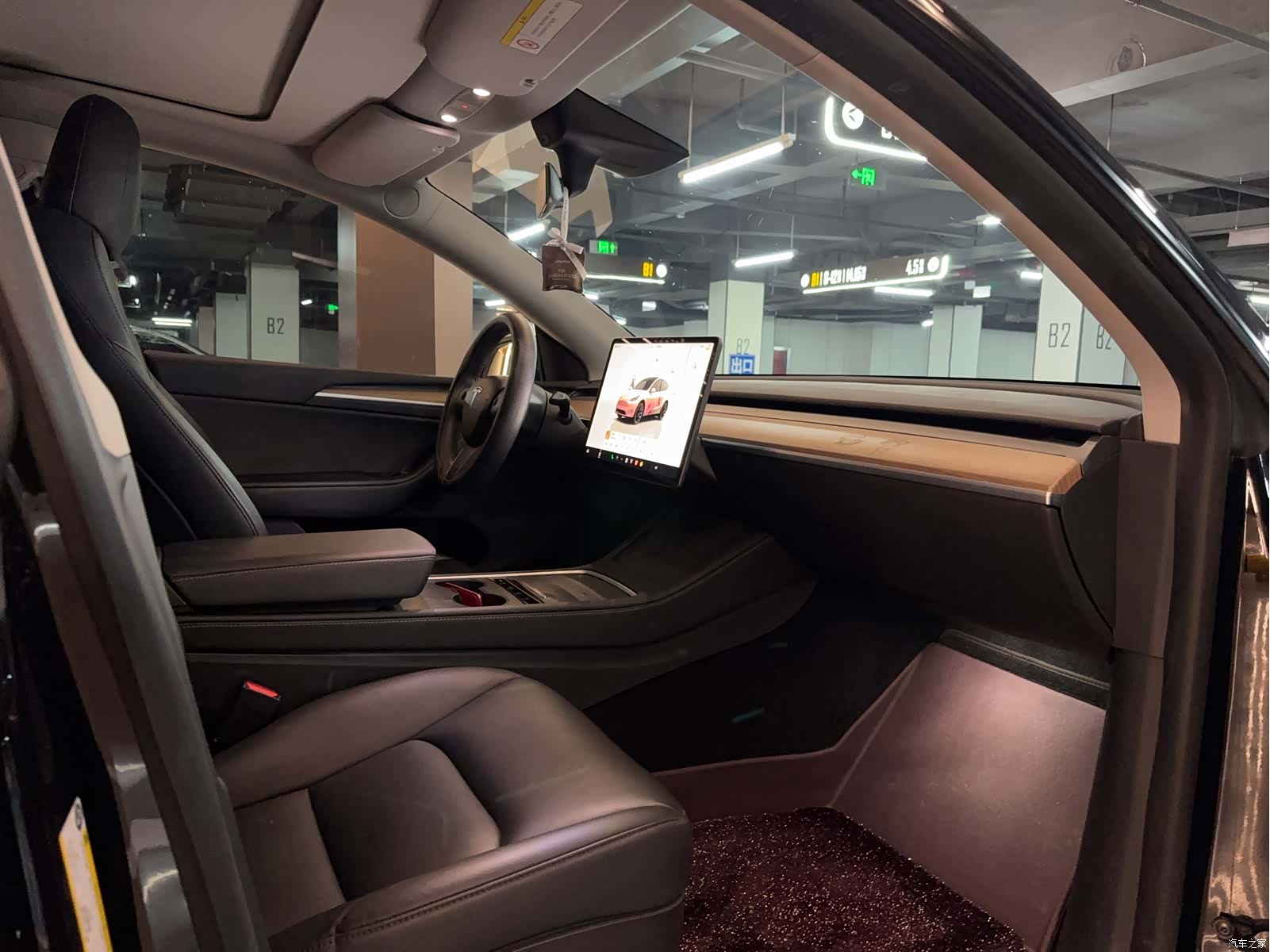 Tesla Model Y, 2022 18