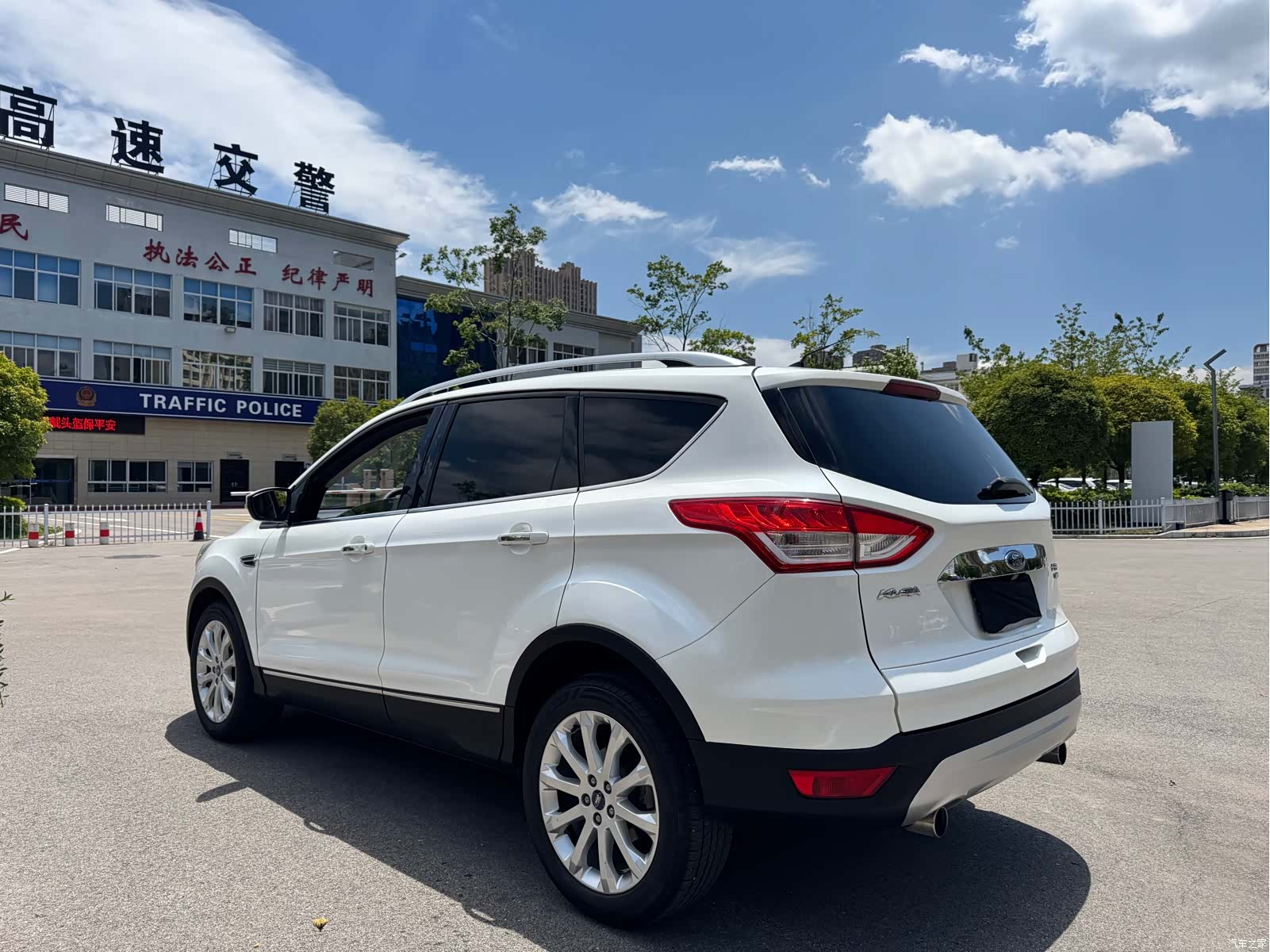 Ford Kuga, 2015 7