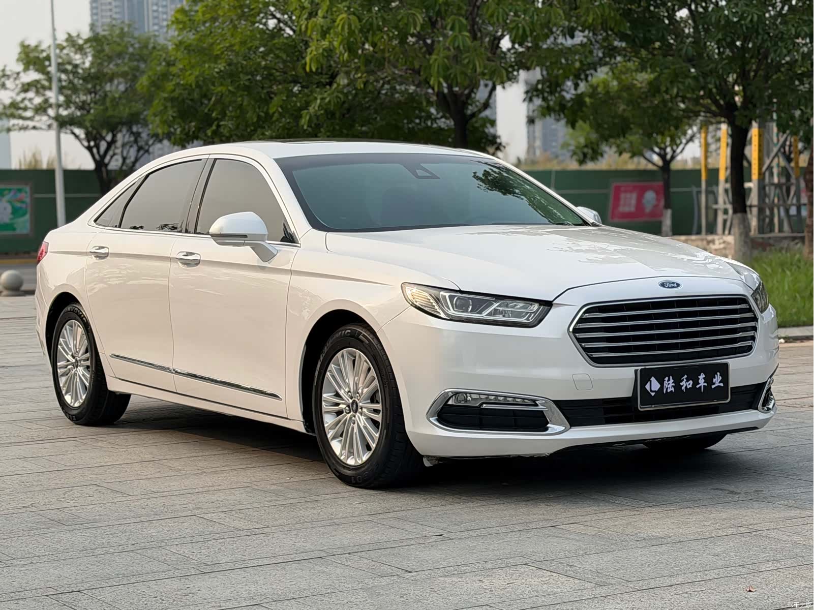 Ford Taurus, 2017 3