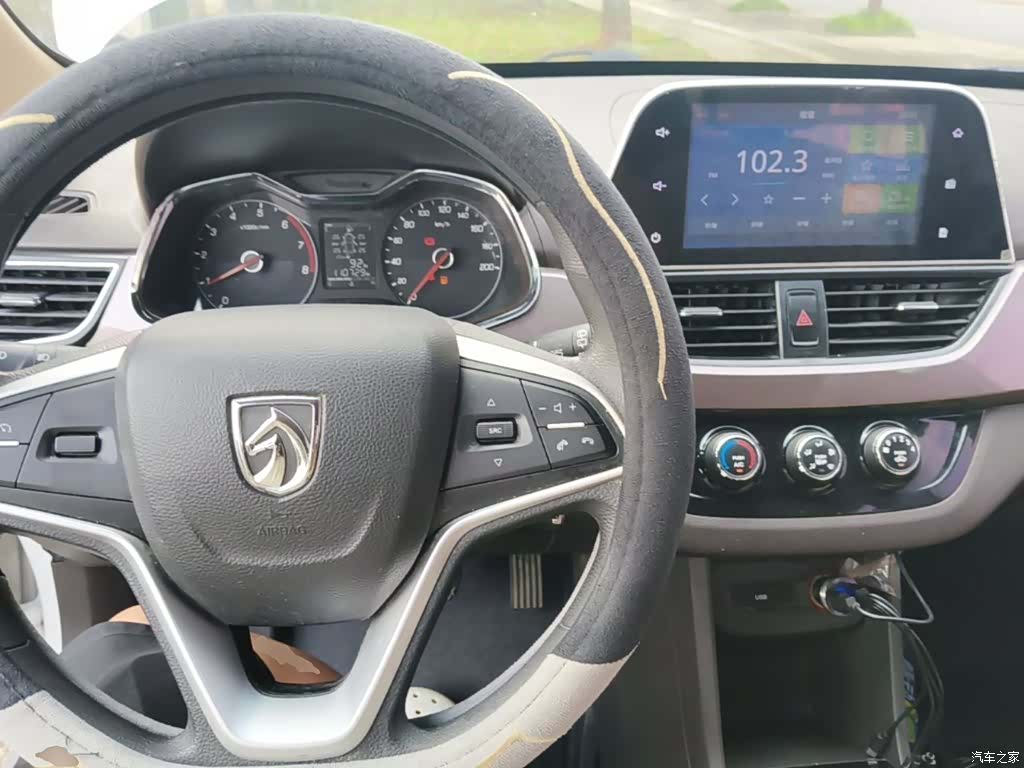 Wuling 310W, 2017 10