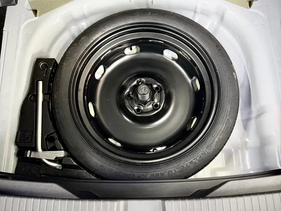 Volkswagen T-ROC exploring Songs