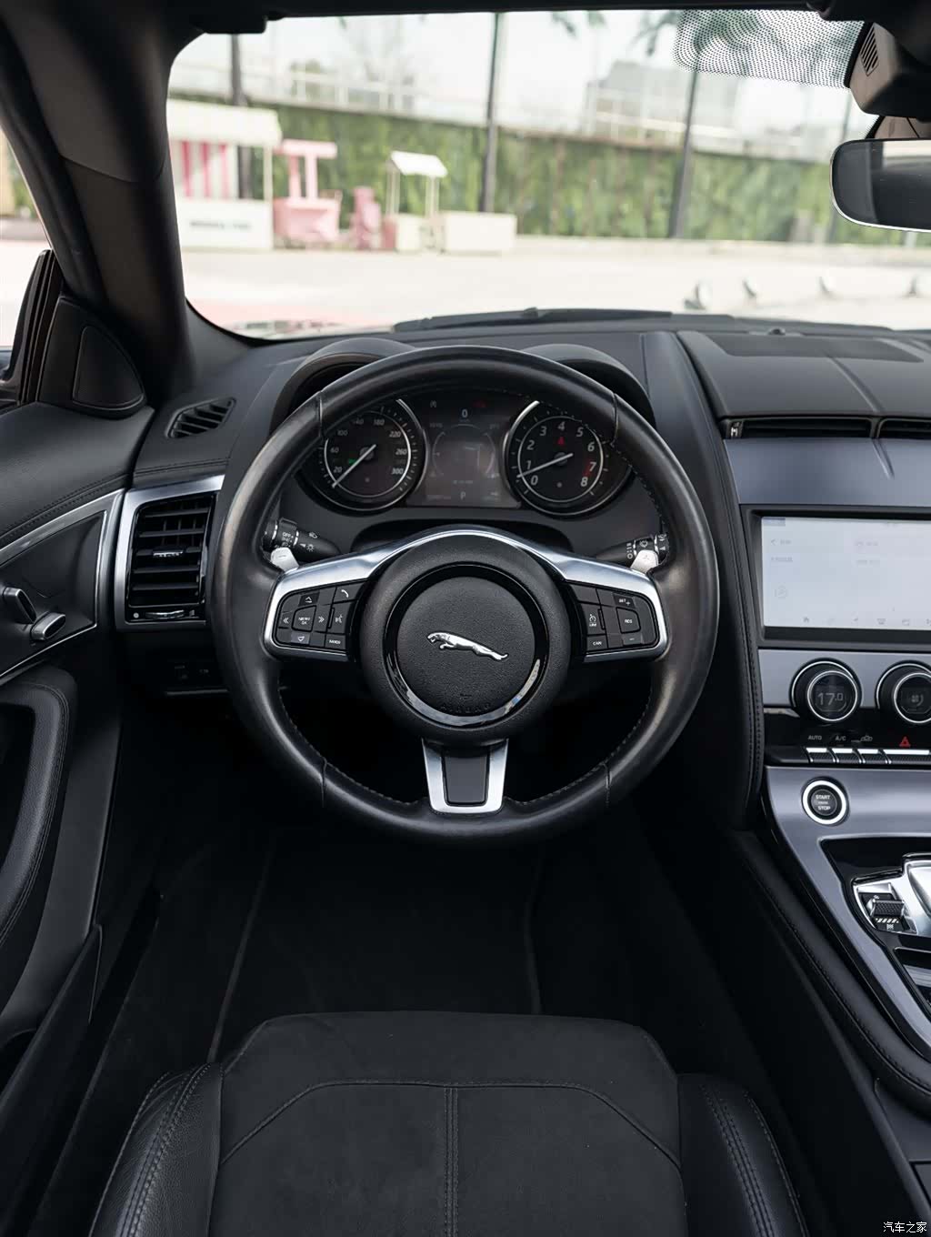 Jaguar F-TYPE, 2018 11