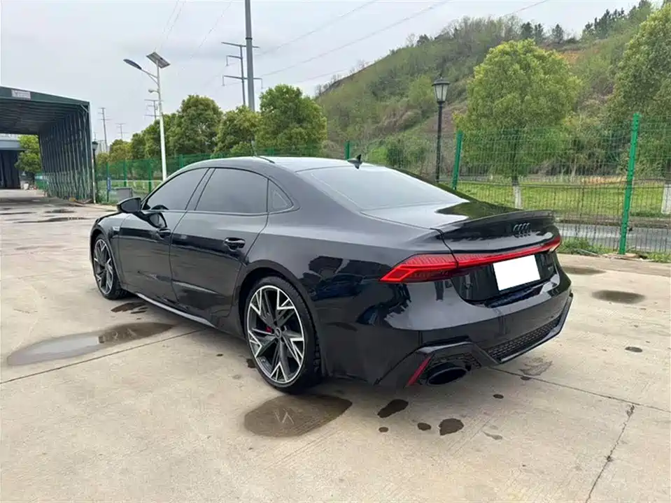 Audi A7L