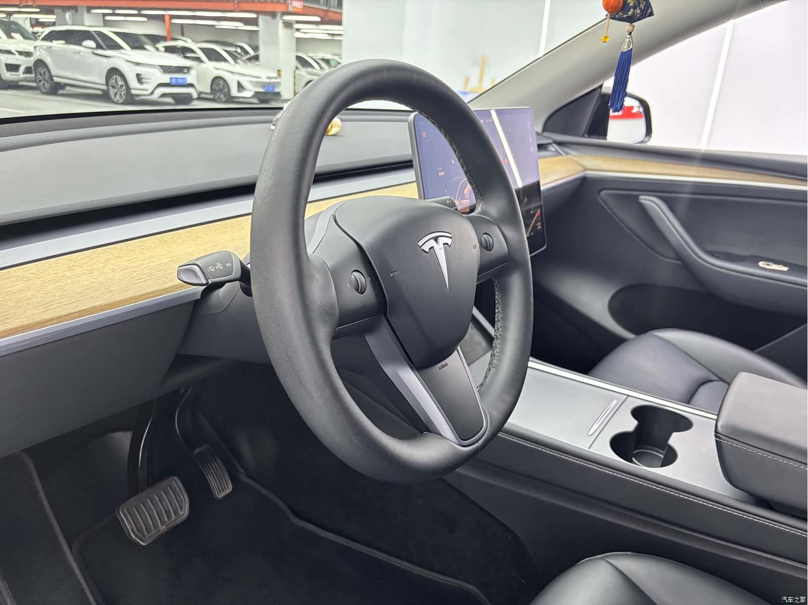 Tesla Model Y, 2022 все фото