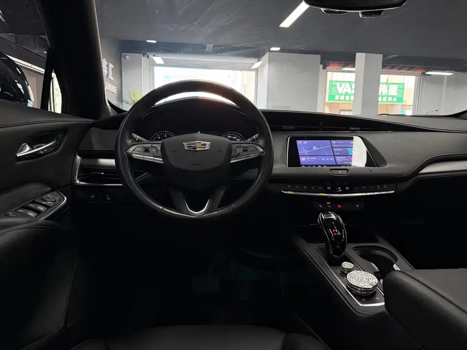 Cadillac XT4
