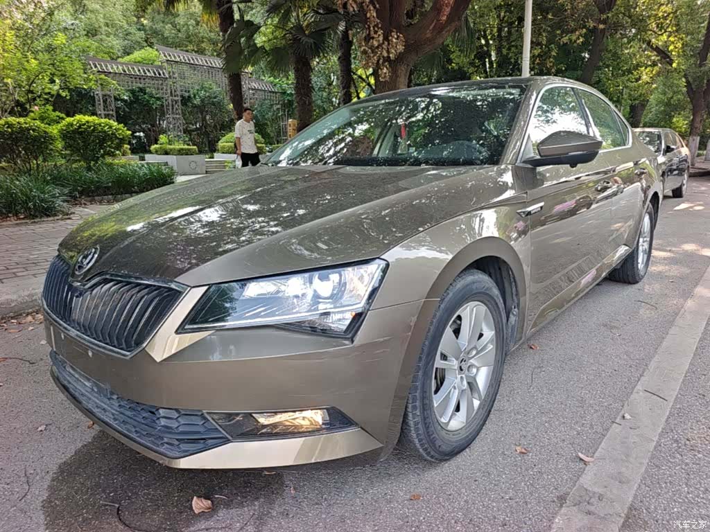 Skoda Superb, 2018 1