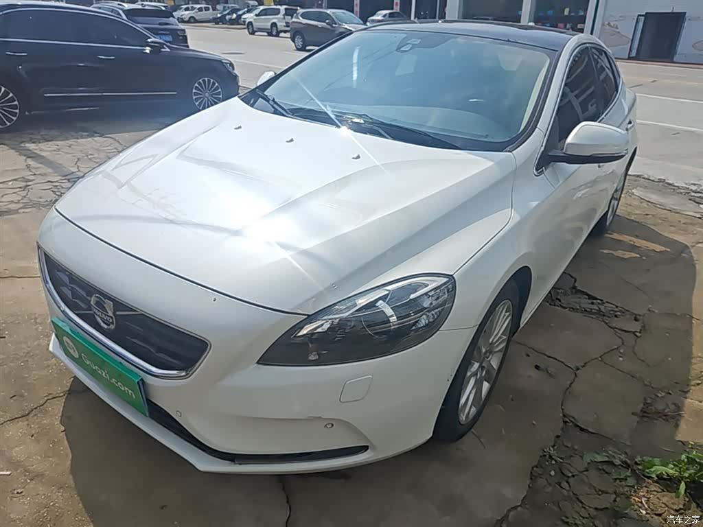Volvo V40, 2015 2