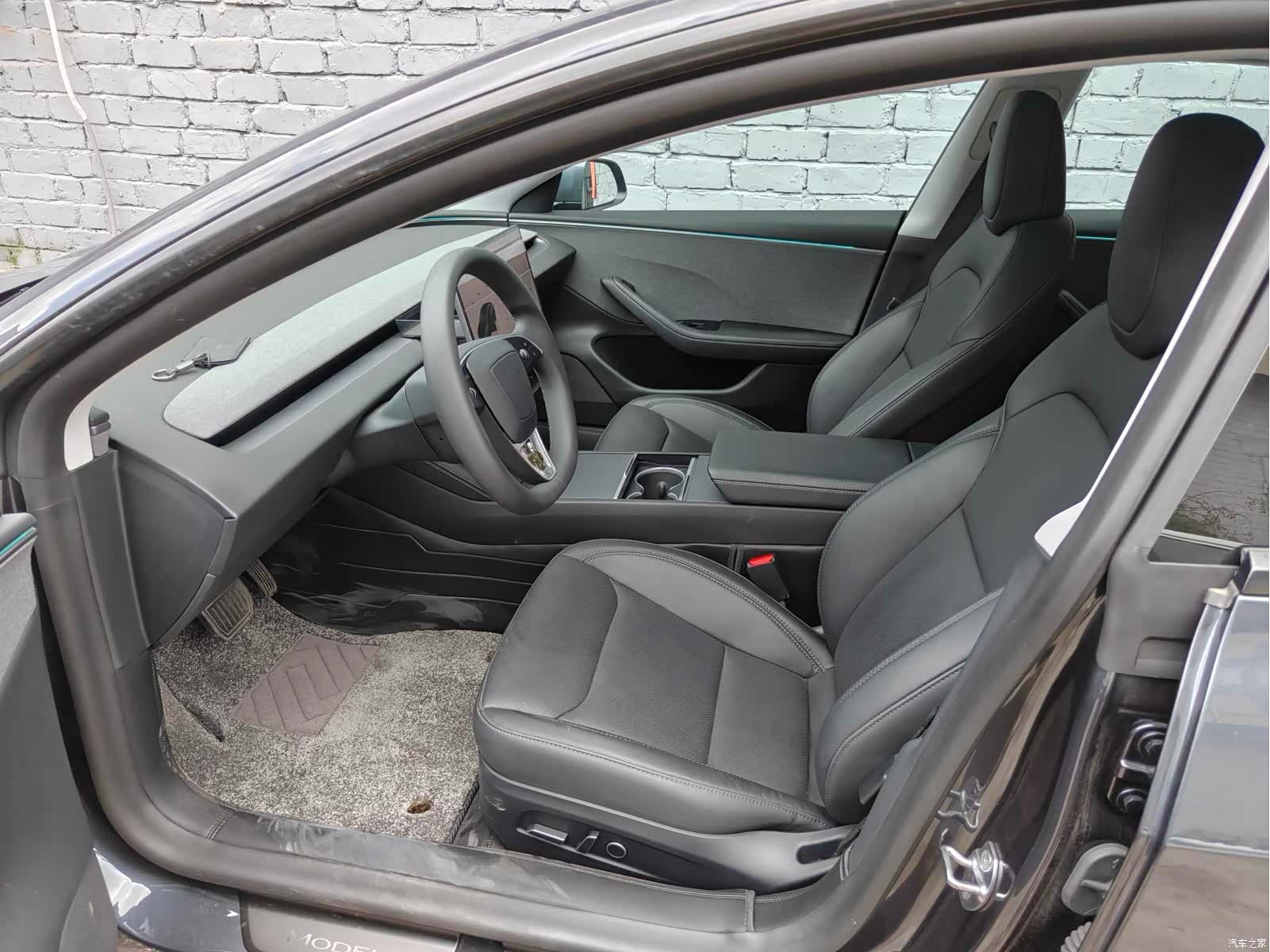 Tesla Model 3, 2025 все фото
