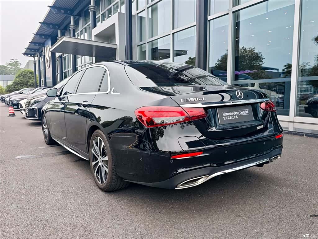 Mercedes-Benz E-Class, 2023 3