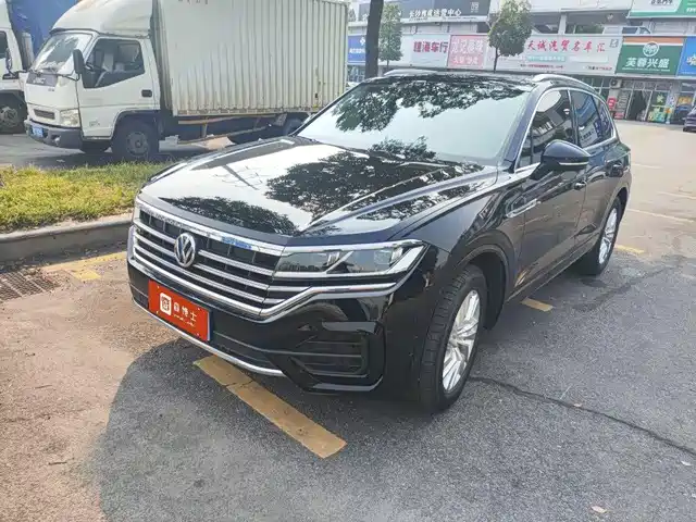 Volkswagen Touareg 2021 — купить из Китая под заказ