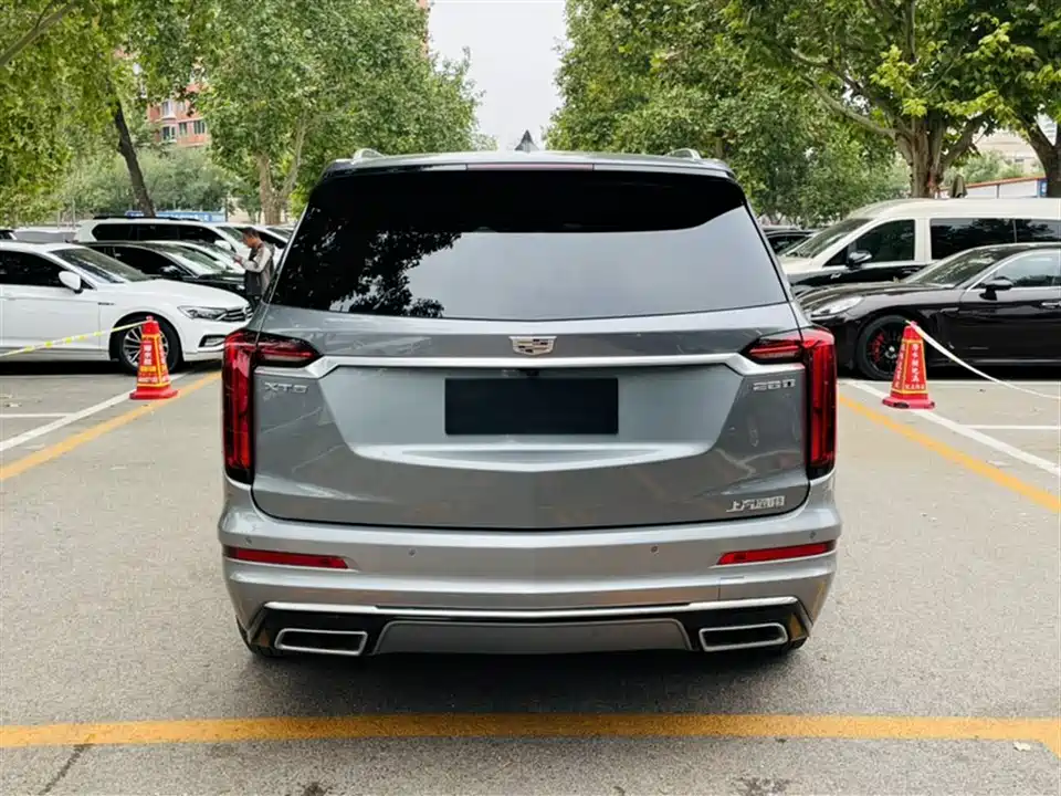 Cadillac XT6