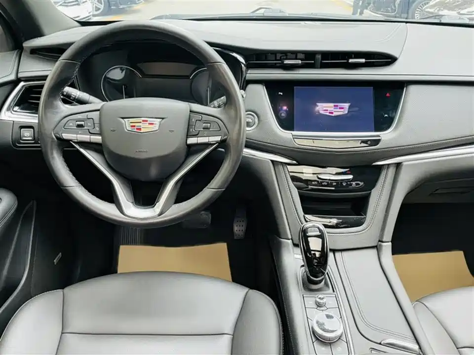 Cadillac XT6