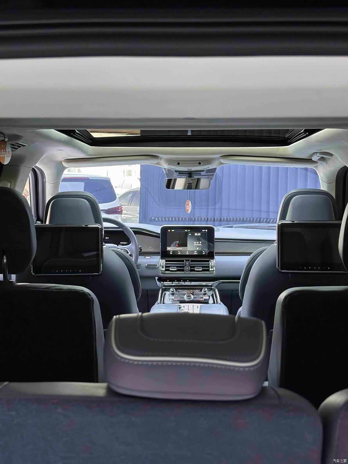 Lincoln Navigator, 2020 9