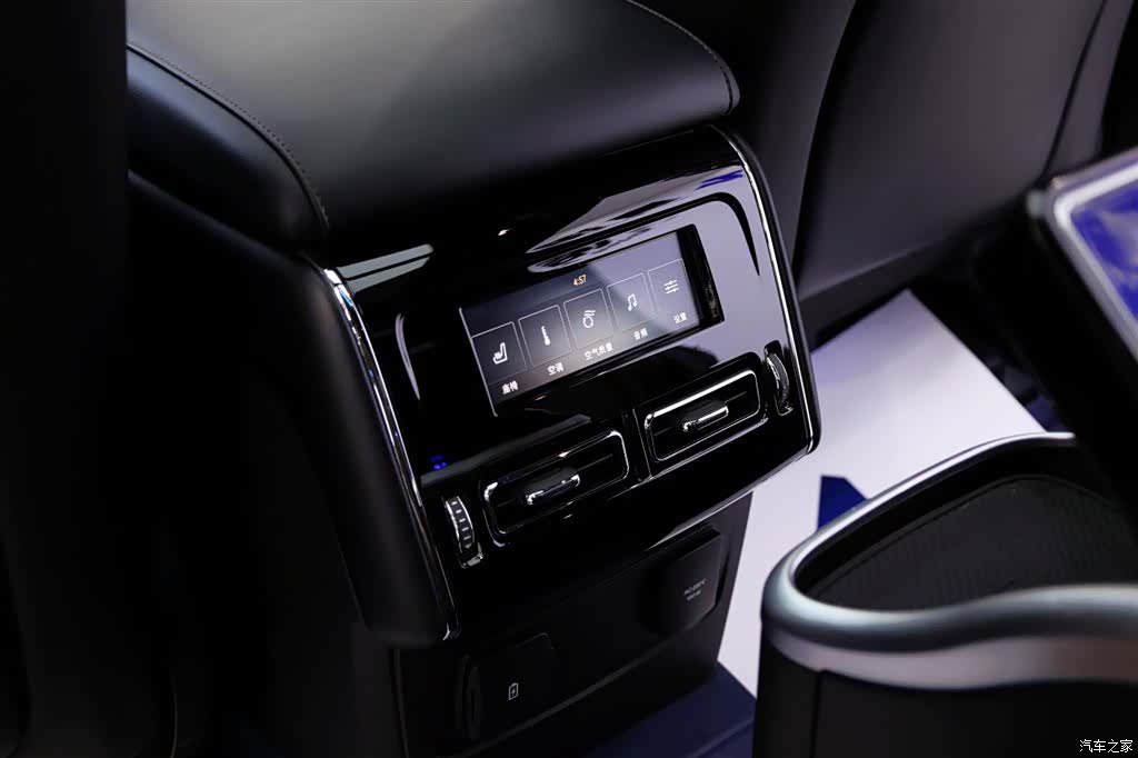 Lincoln Aviator, 2022 34