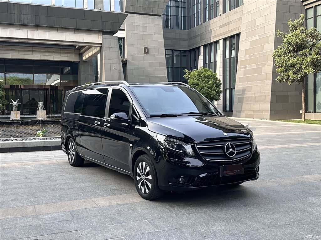 Mercedes-Benz 9, 2021 3