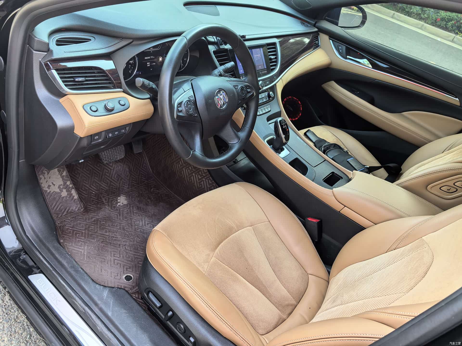 Buick LaCrosse, 2021 все фото