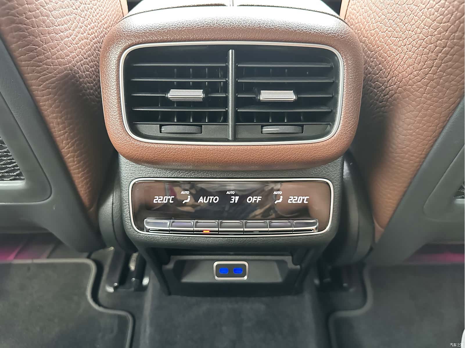 Mercedes-Benz GLS, 2024 19