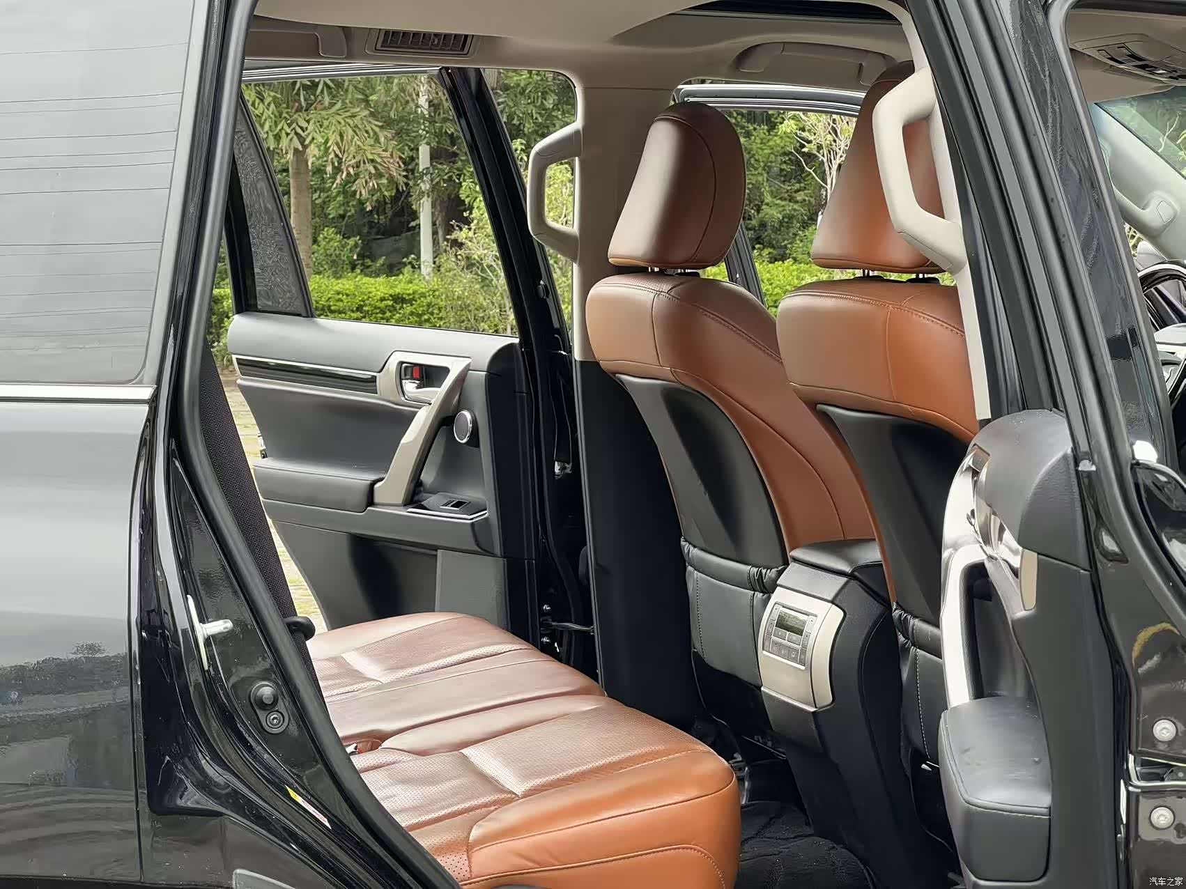 Lexus GX, 2015 11