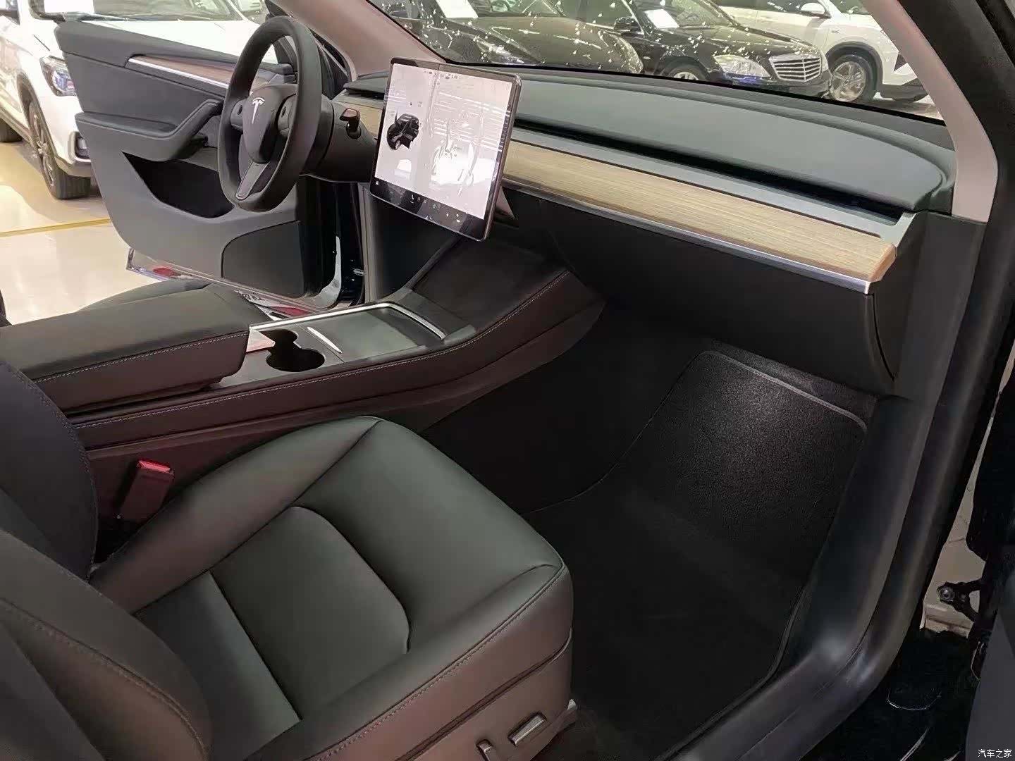 Tesla Model Y, 2023 все фото