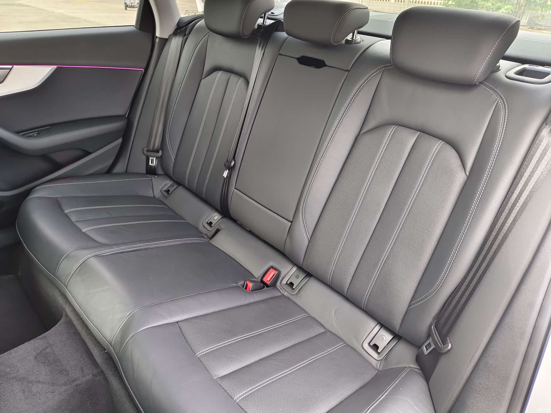 Audi A4L, 2020 24