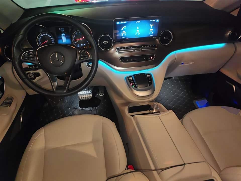 Mercedes-Benz V-class