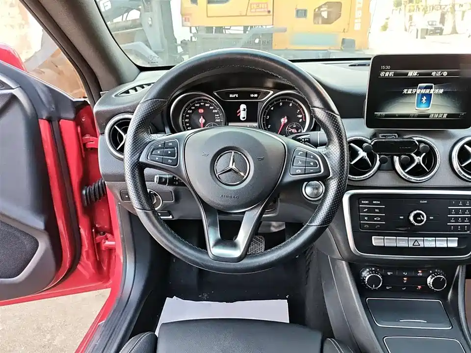Mercedes-Benz CLA