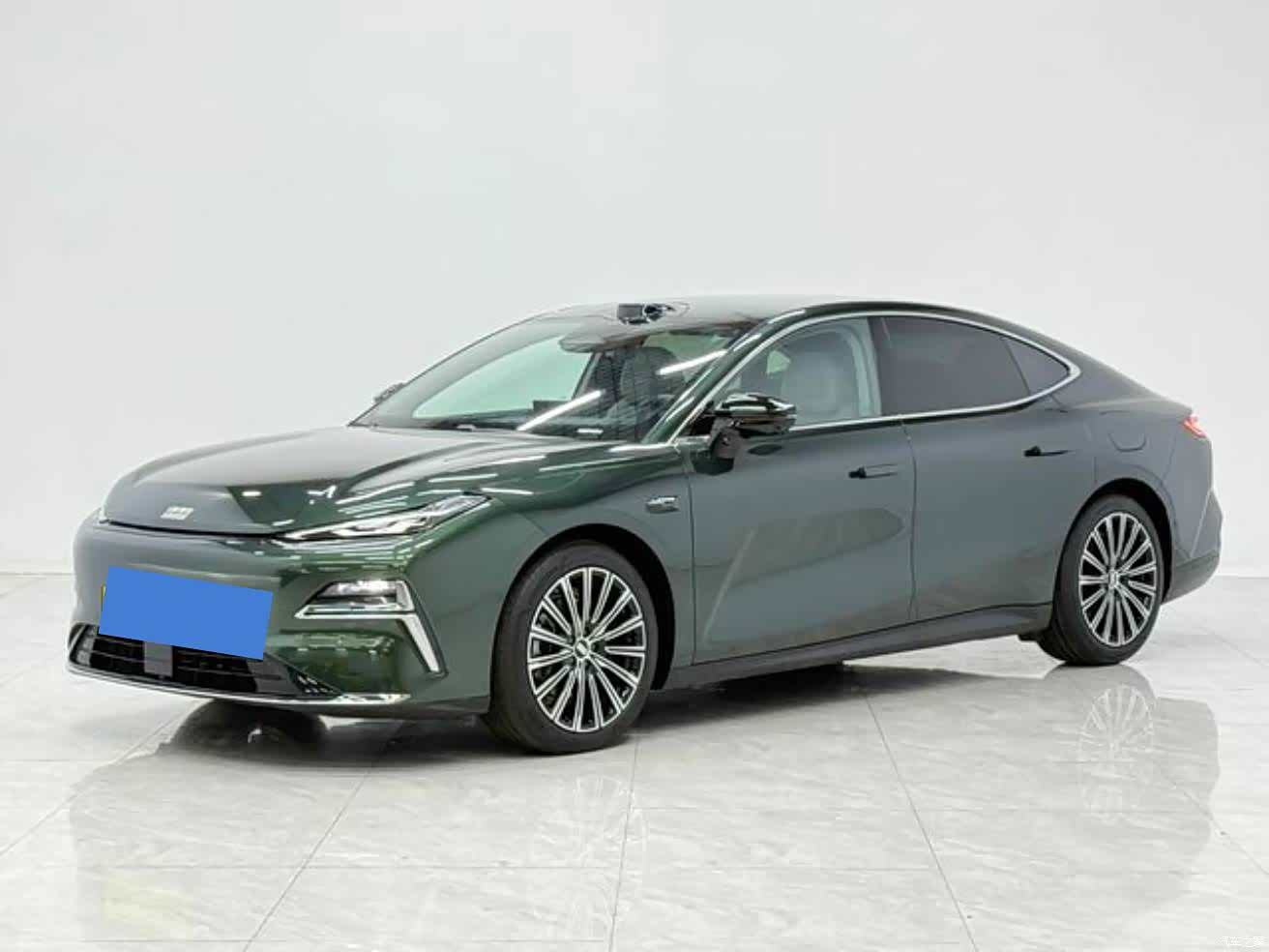 Geely 8, 2025 1