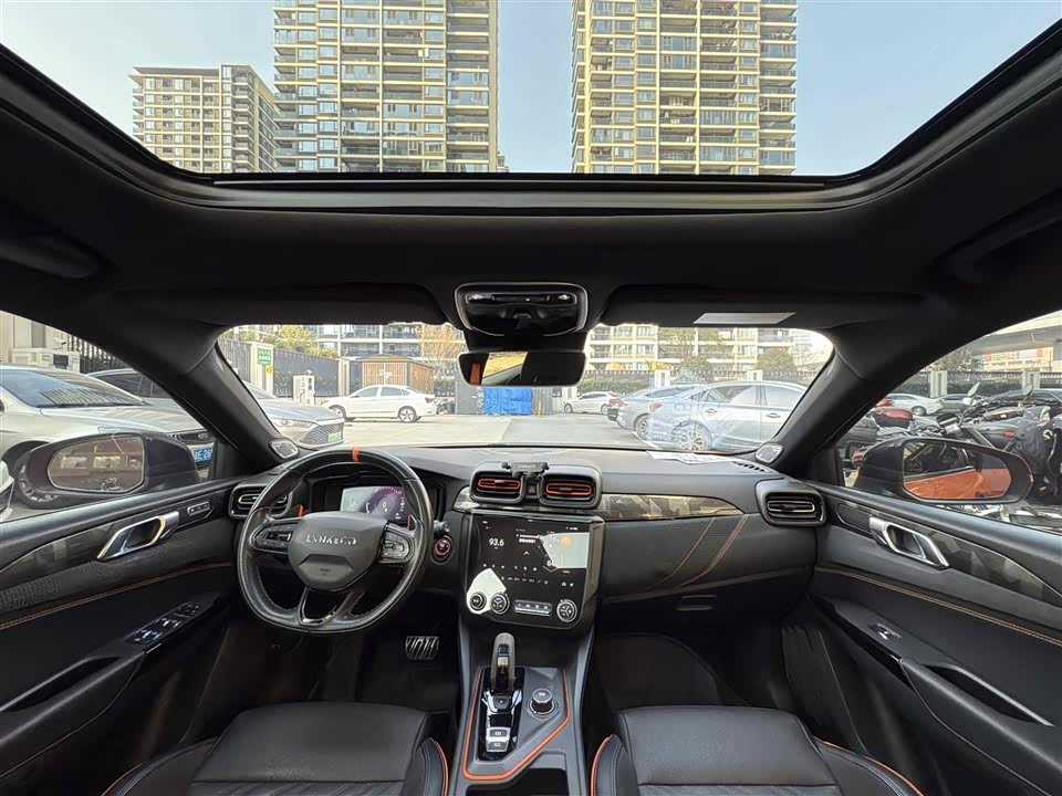 Lynk & Co 02 Hatchback