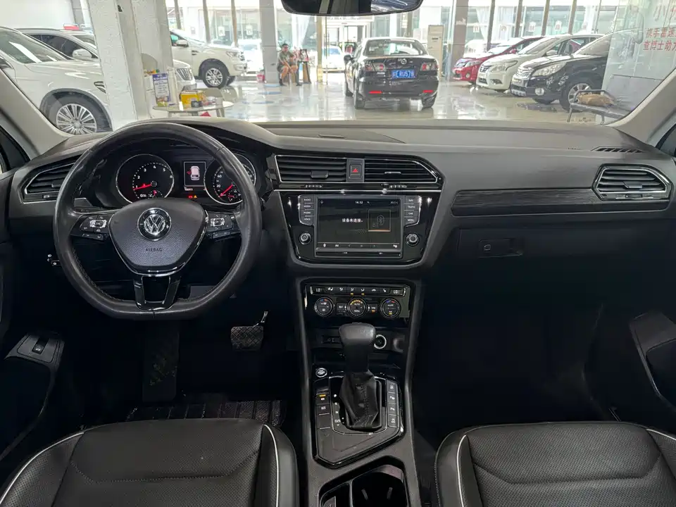 Volkswagen Tiguan L