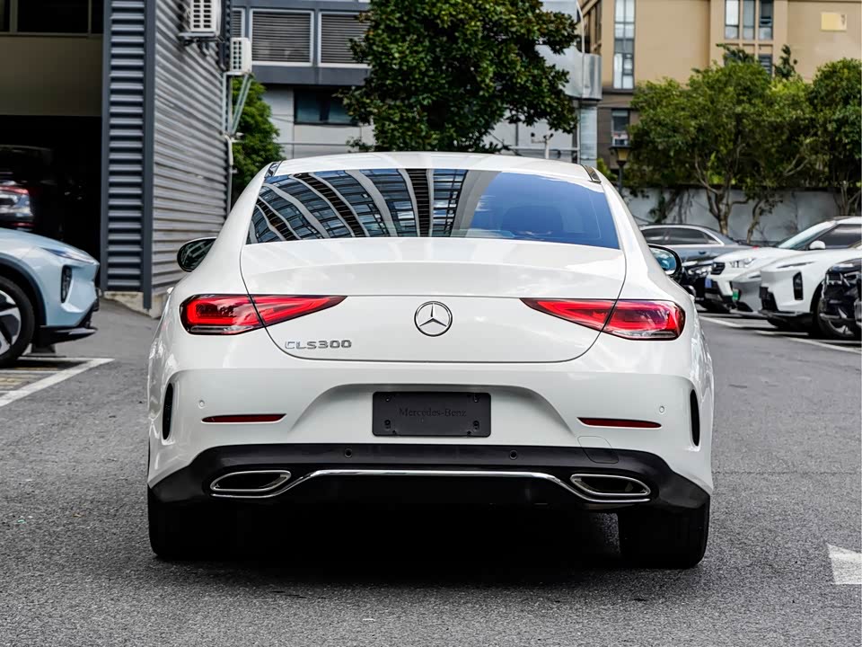 Mercedes-Benz CLS Mercedes-Benz CLS