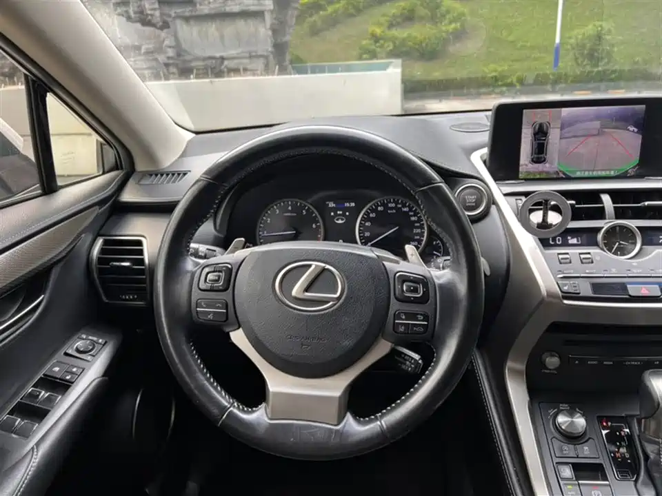 Lexus NX