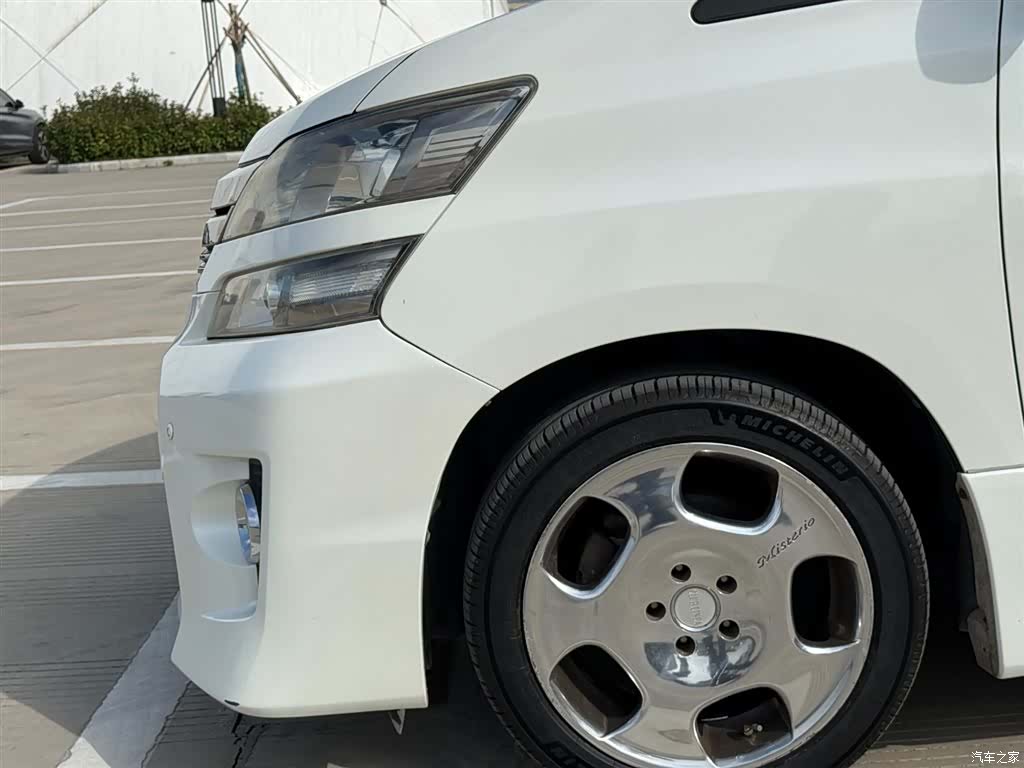 Toyota Alphard, 2015 24