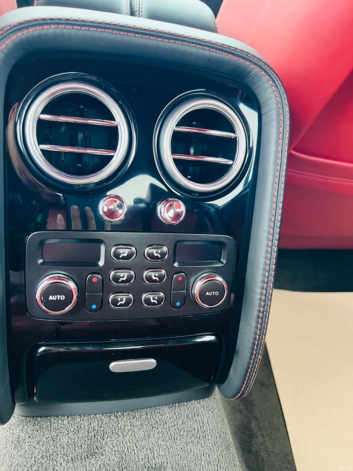Bentley Flying Spur, 2013 19
