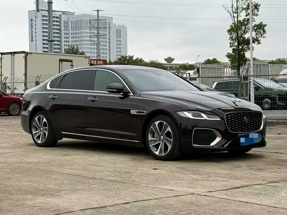 Jaguar XFL