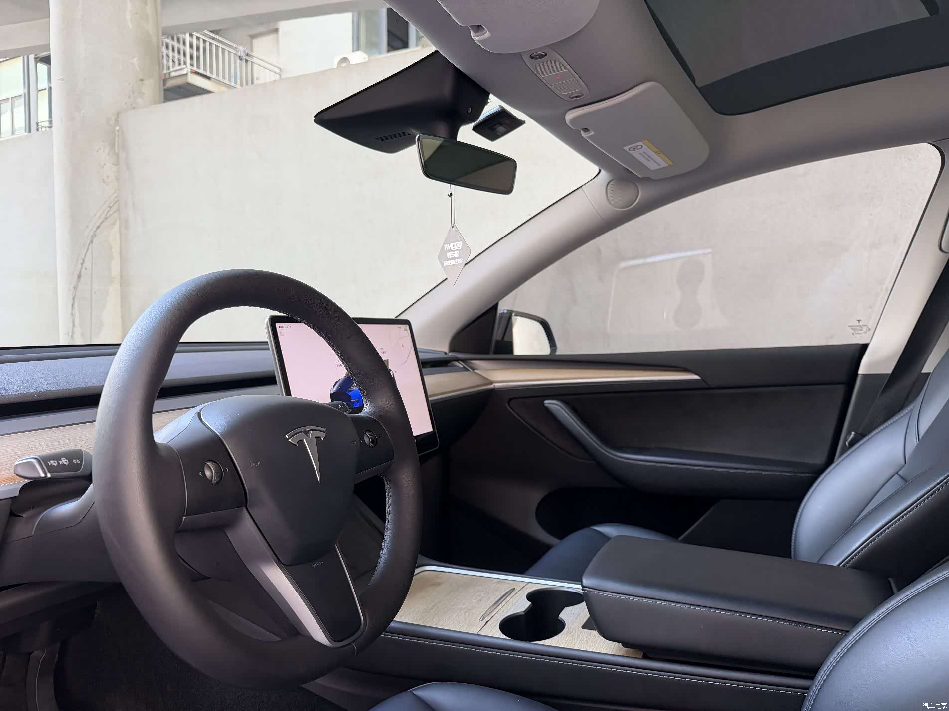 Tesla Model Y, 2022 14