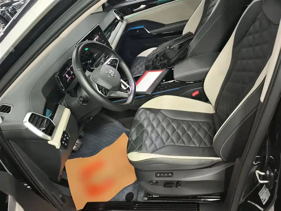 Volkswagen ID.6 CROZZ