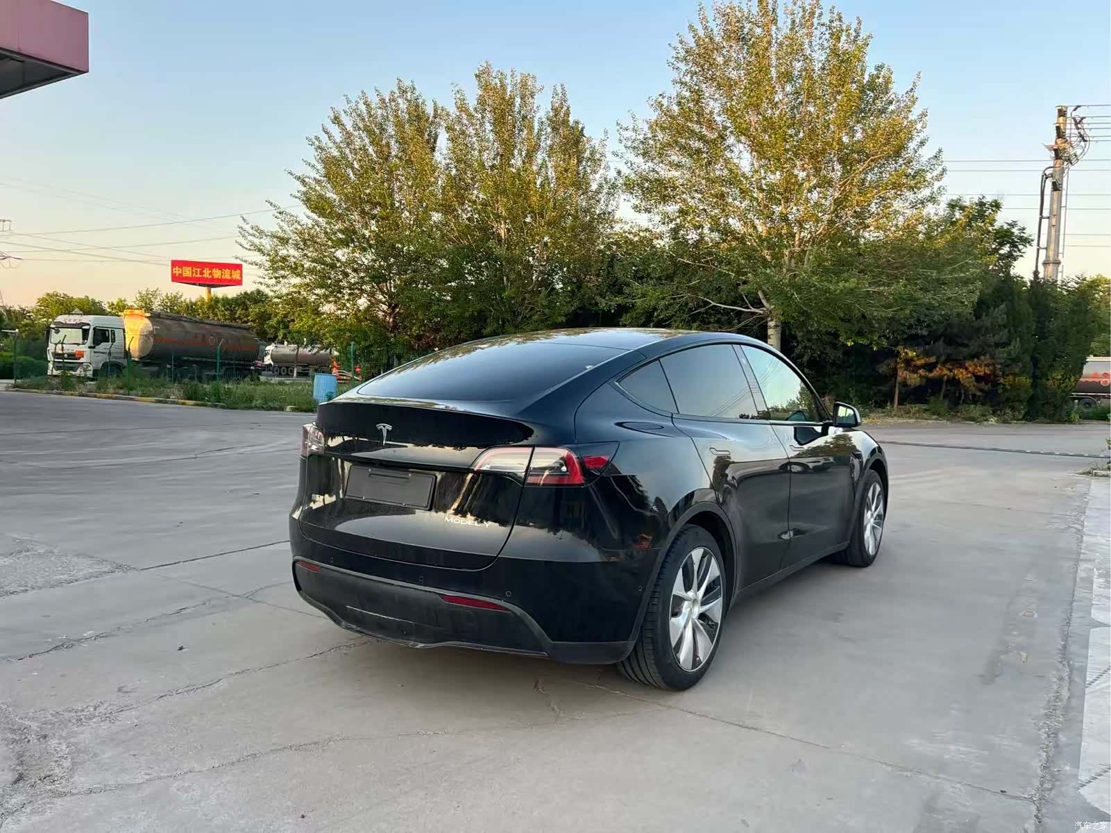 Tesla Model Y, 2023 9