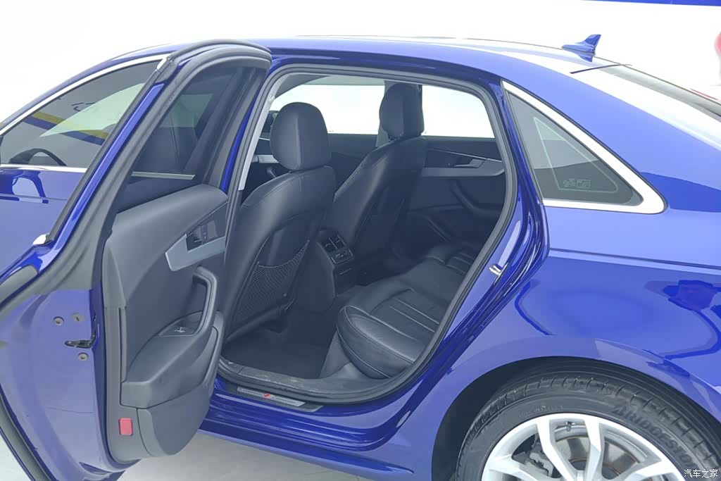 Audi A4L, 2019 11
