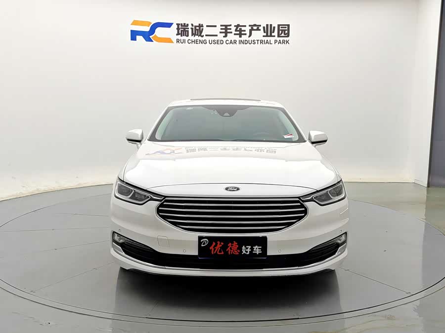 Ford Taurus 2020, фото 2