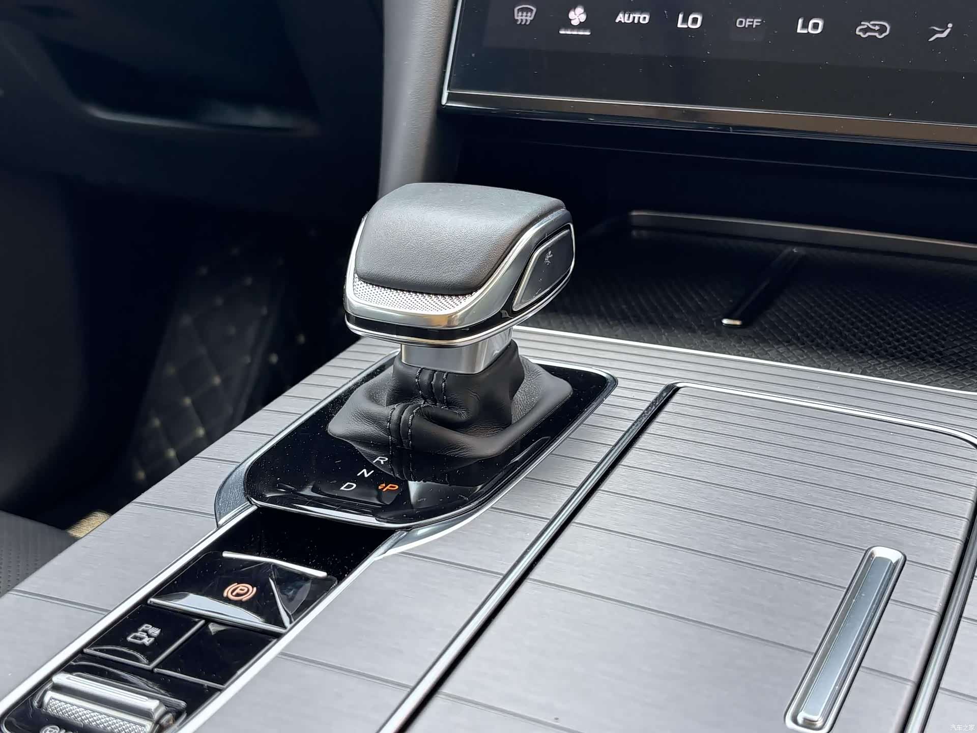 Hongqi HS7, 2024 16