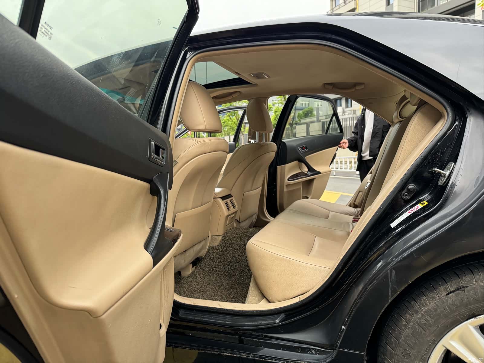 Toyota 2.5V, 2011 11