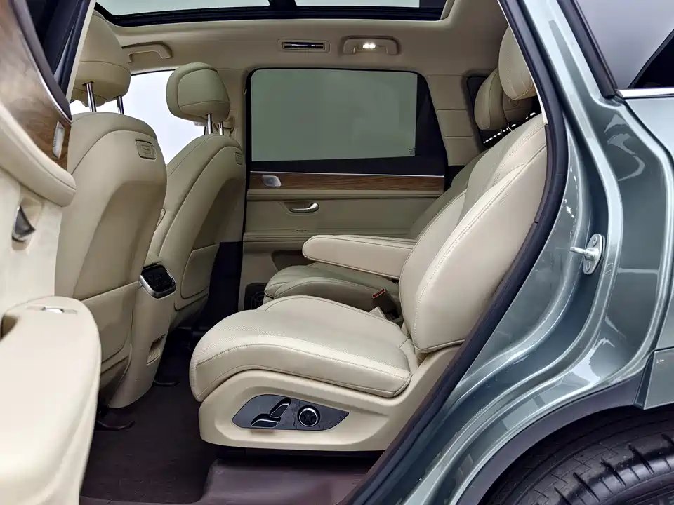 AITO Ask the world M7