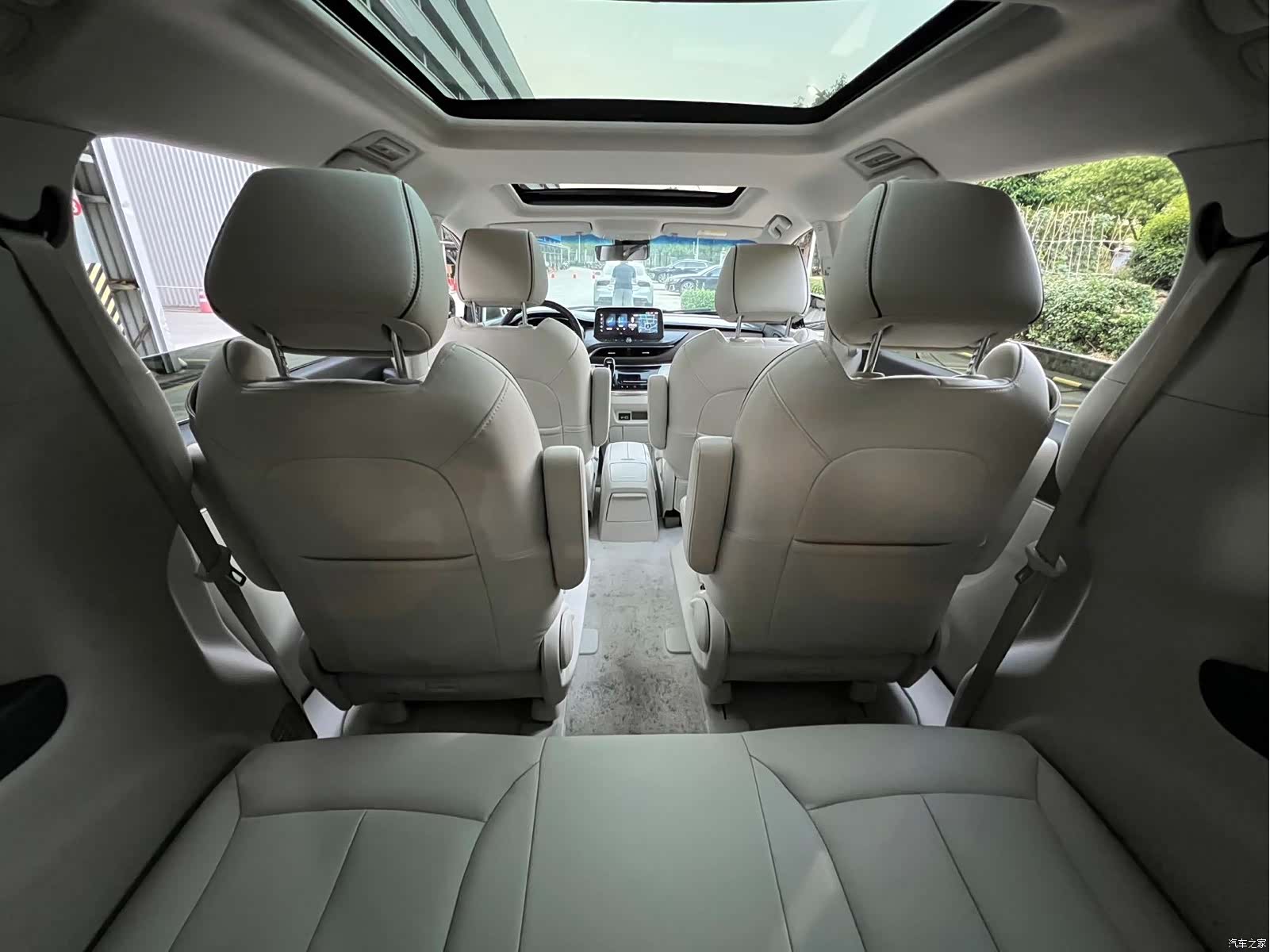 Buick GL8, 2021 8