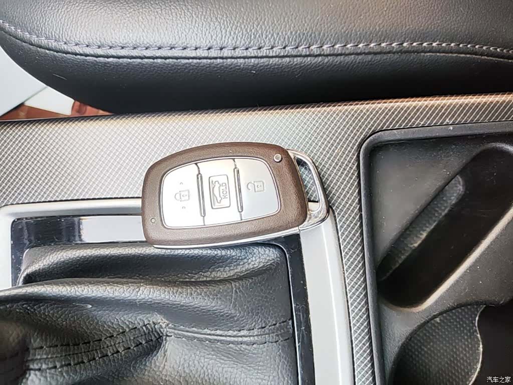 Hyundai DLX, 2017 9