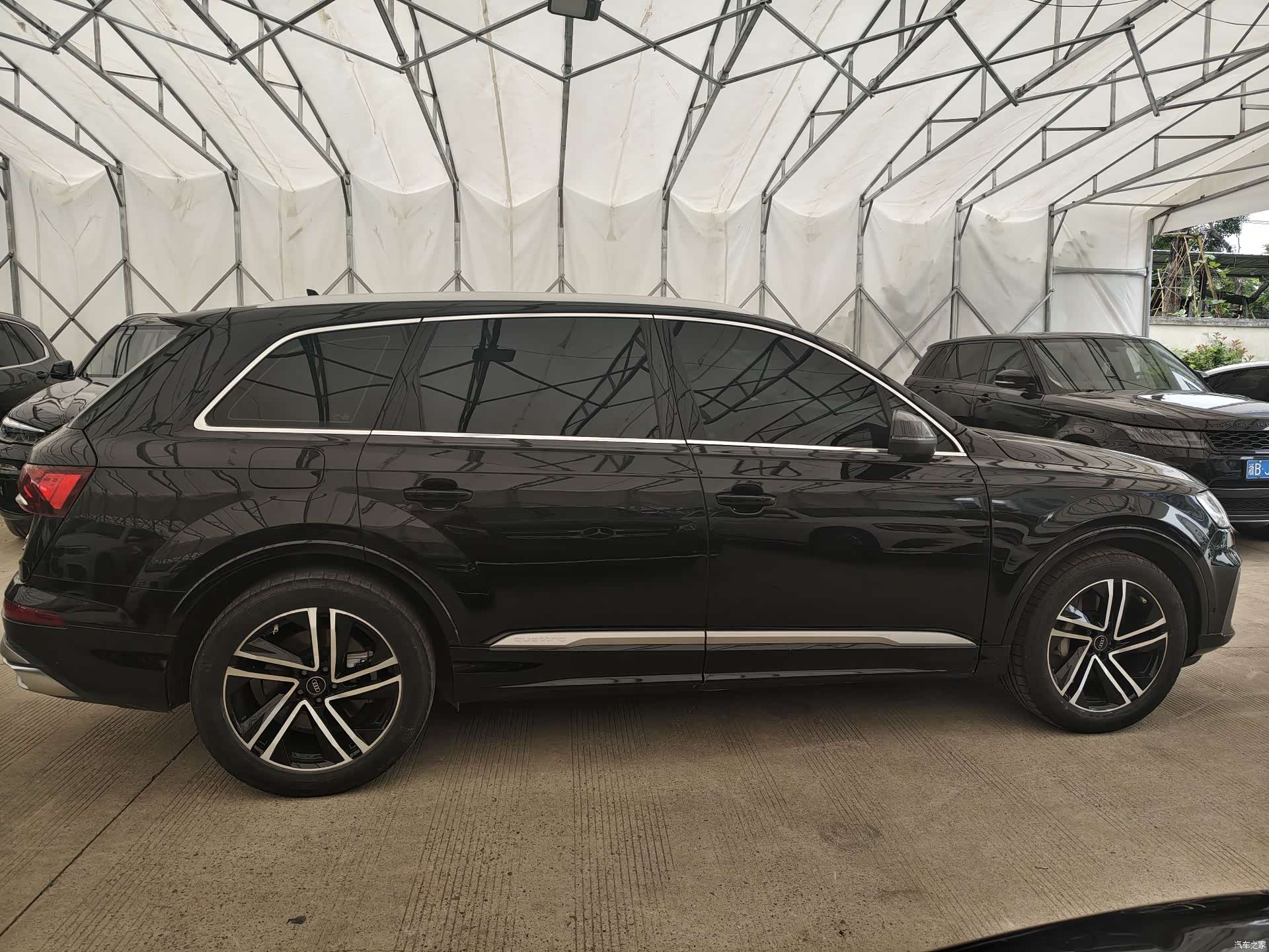 Audi Q7, 2022 10