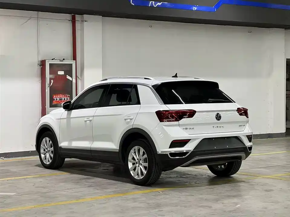 Volkswagen T-ROC exploring Songs