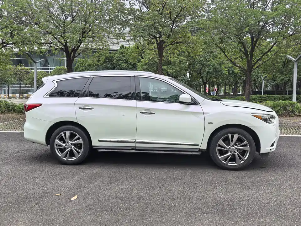 Infiniti JX