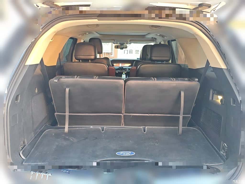 Ford Explorer, 2024 10